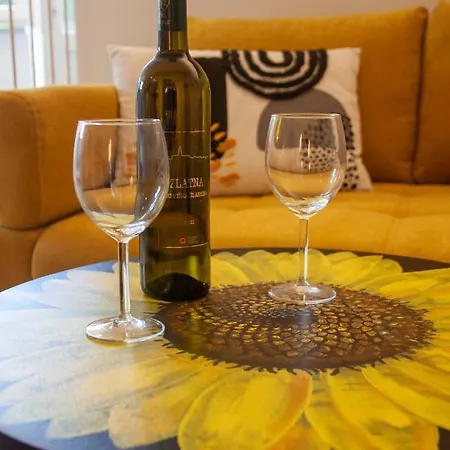 Katarina Porat Apartment *