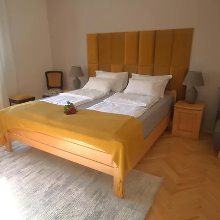 Katarina Porat Apartment *