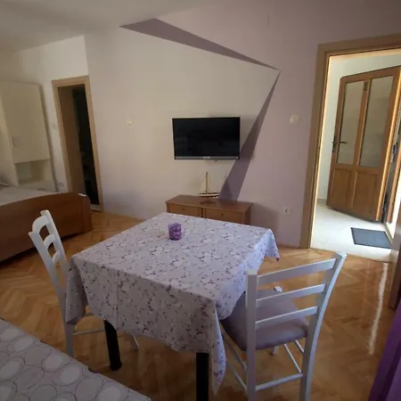 Katarina Porat Apartment *