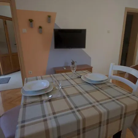Katarina Porat Apartment *